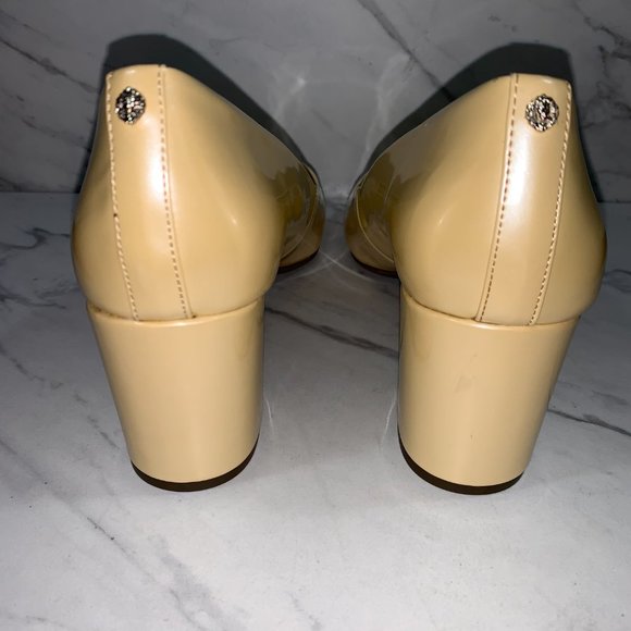 NWOT ANN KLEIN Pearlized lButtercup Low Heels - Picture 4 of 7